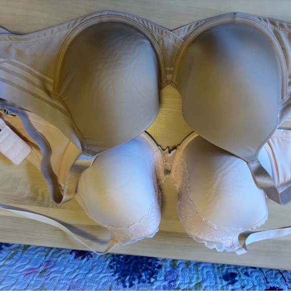 Natori Other - Natori Tan and Pink Seamless Bras with Molded Cups